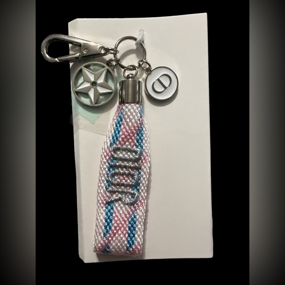 New in Box Embroidered Dior Pink and Blue GWP Woven Keychain with Silver Accents - Picture 4 of 5